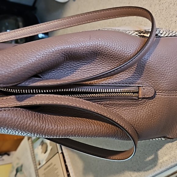 KATE SPADE POCKET BOOK - Picture 5 of 14